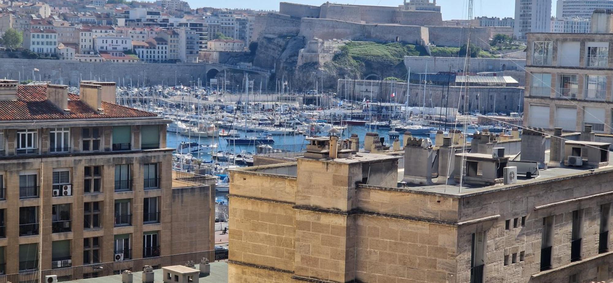 Le Perchoir Du Panier Apartment Marseille Luaran gambar